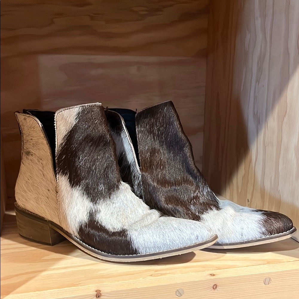 Myra Brown and White Ankle Boots Only Wore A Couple Times!